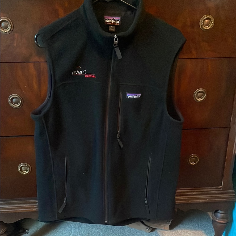 Patagonia Men's Black Patagonia Vest